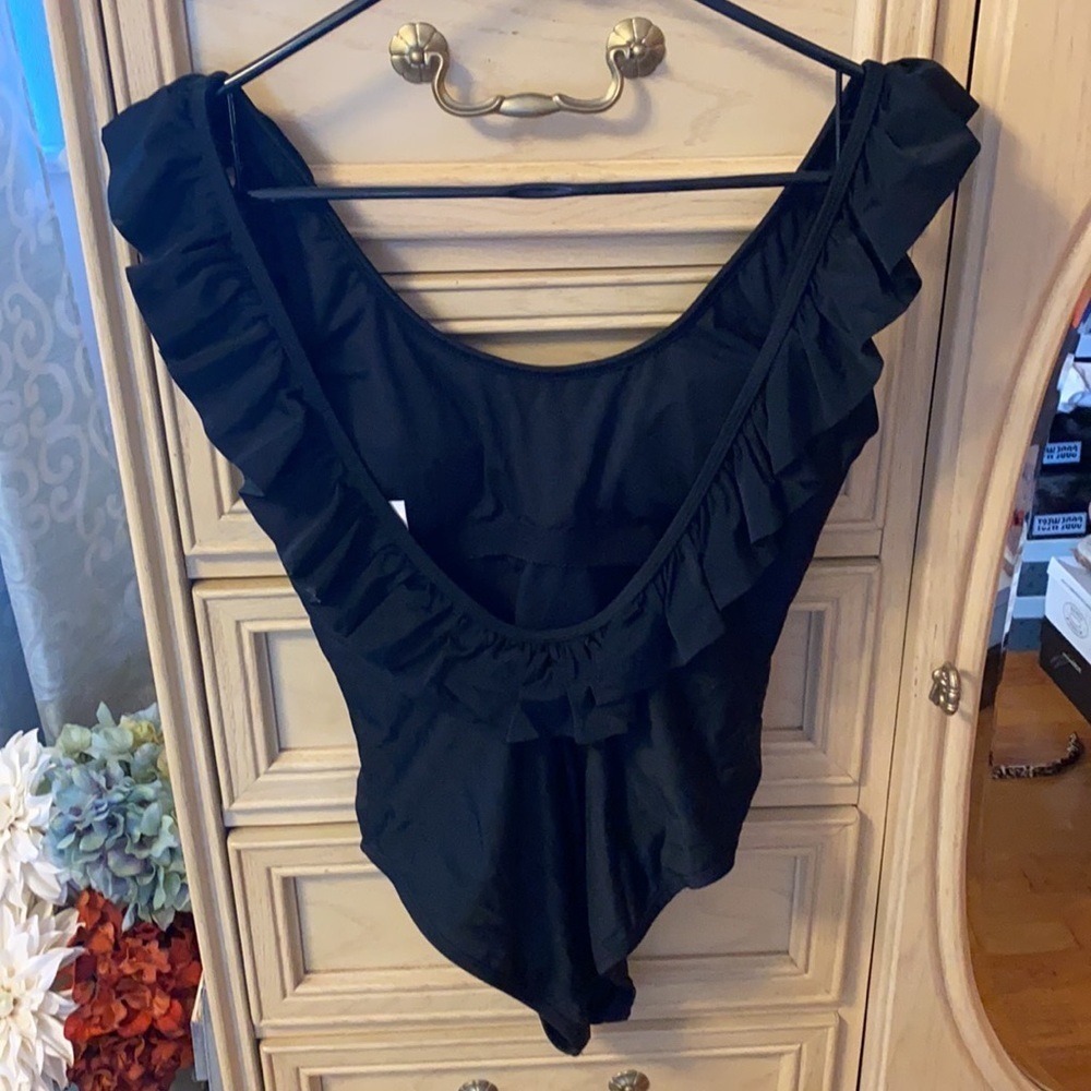 Target Ruffle Swim - Picture 3 of 5